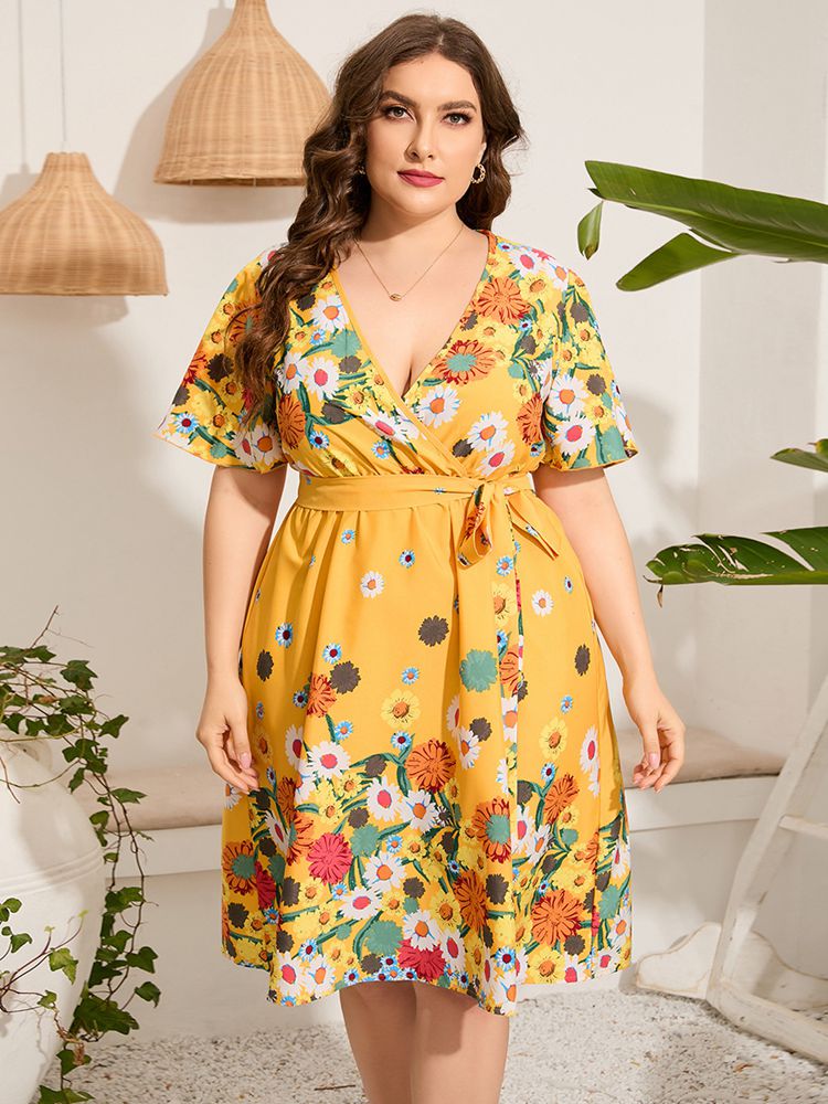 Plus Size Casual Dress with Deep V-Neck & Short Sleeves