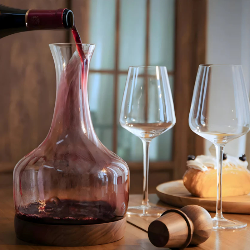 The Aeris Decanter | Elegant Wine Decanter for Refined Entertaining