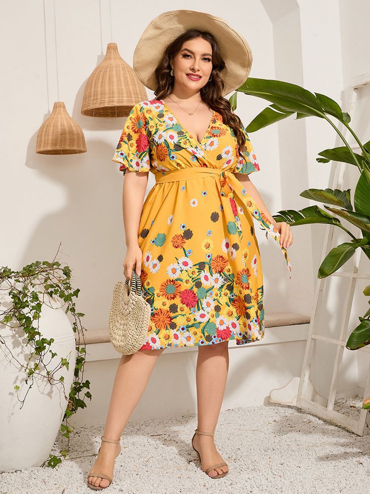 Plus Size Casual Dress with Deep V-Neck & Short Sleeves