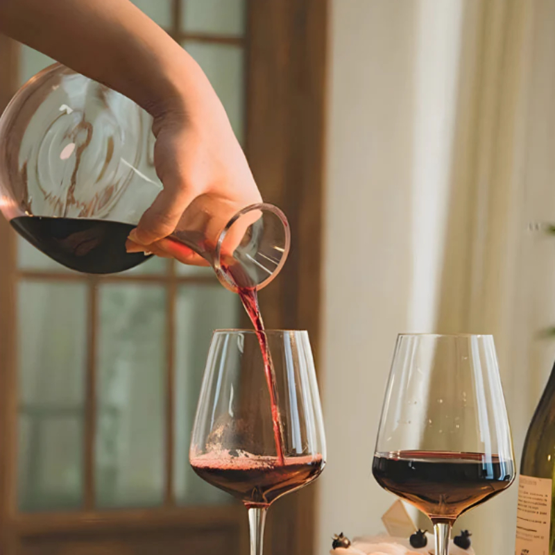 The Aeris Decanter | Elegant Wine Decanter for Refined Entertaining